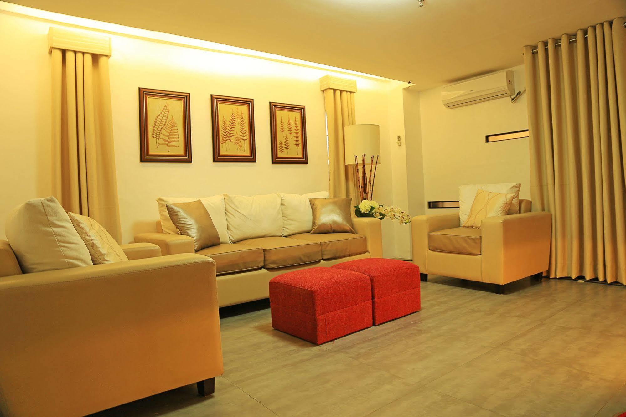 Travelbee Business Inn Cebu Exteriör bild